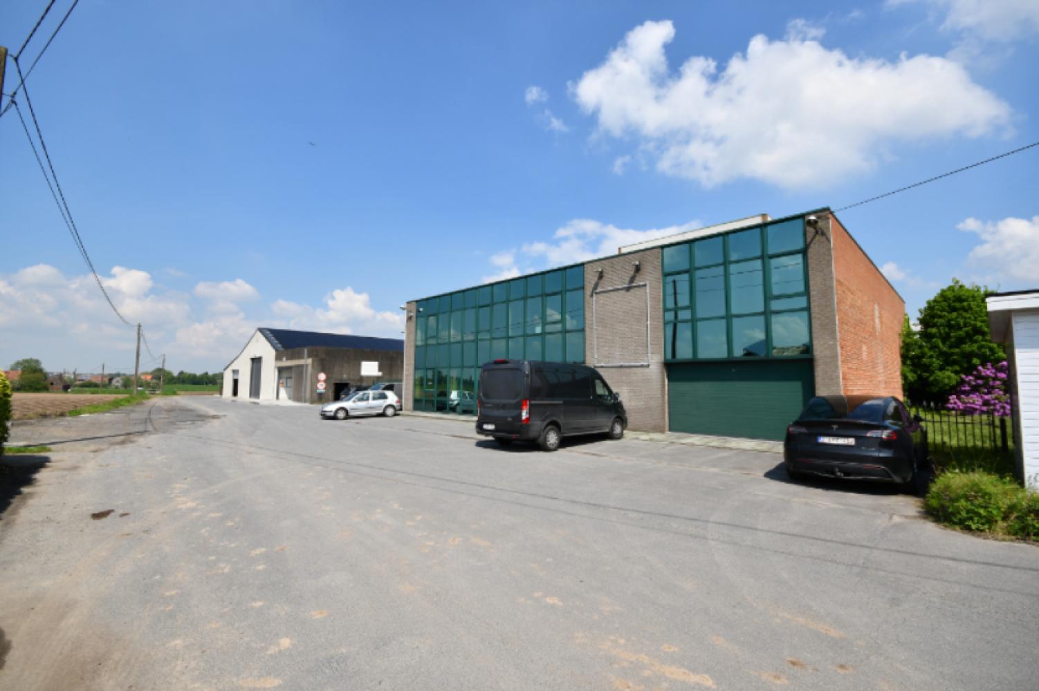 Industrial property for rent in Oostrozebeke
