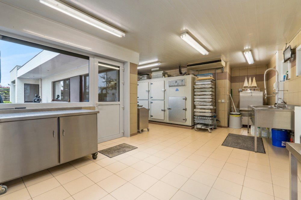 Office for sale in Izegem