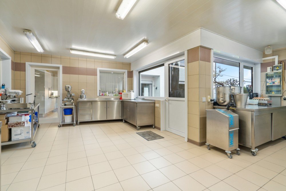 Office for sale in Izegem