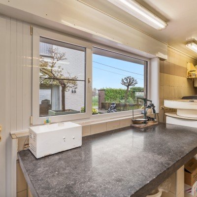 Office for sale in Izegem