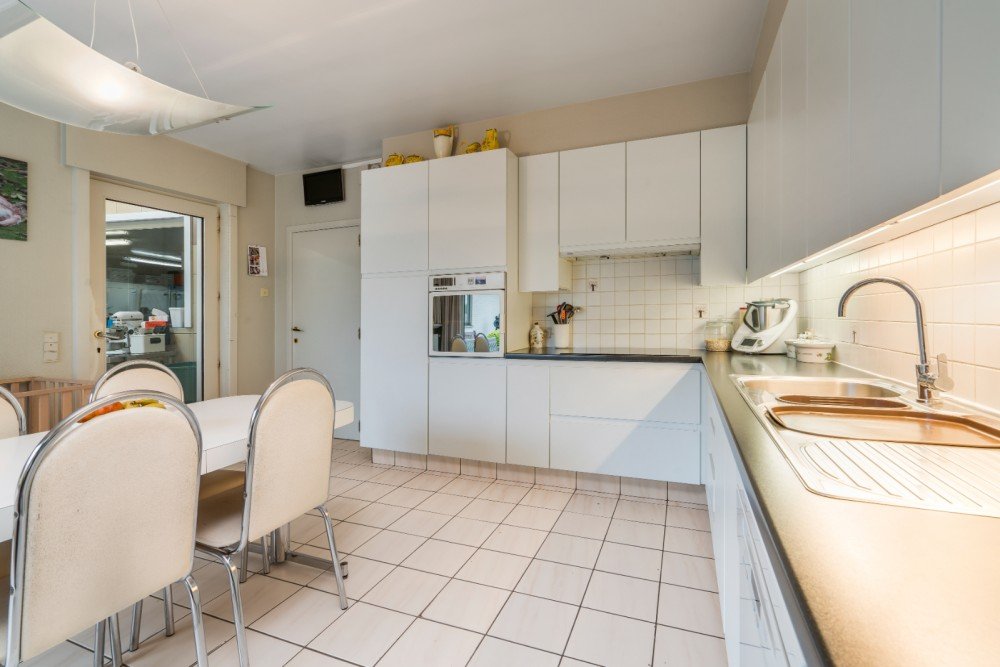 Office for sale in Izegem