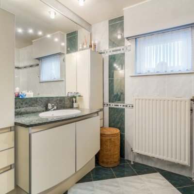 Office for sale in Izegem