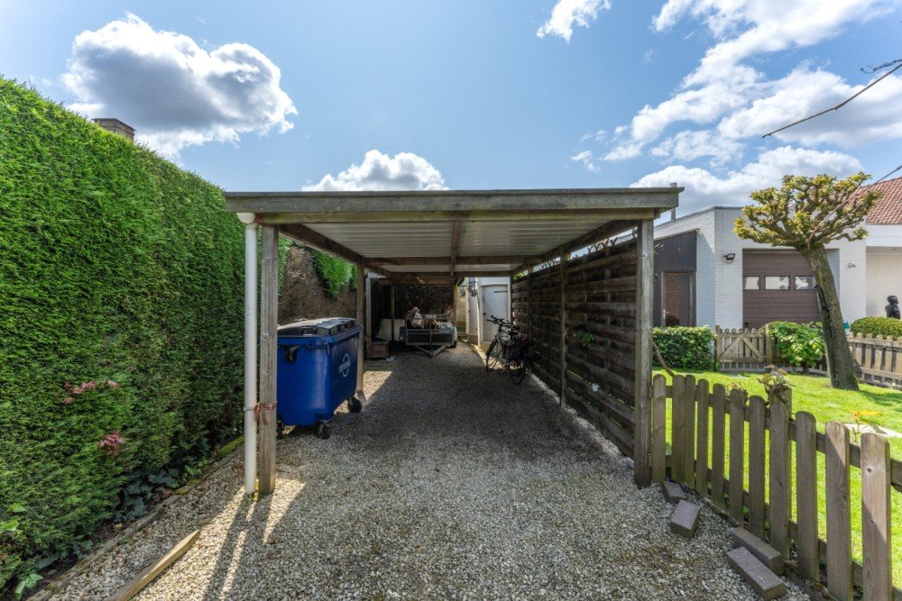 Office for sale in Izegem