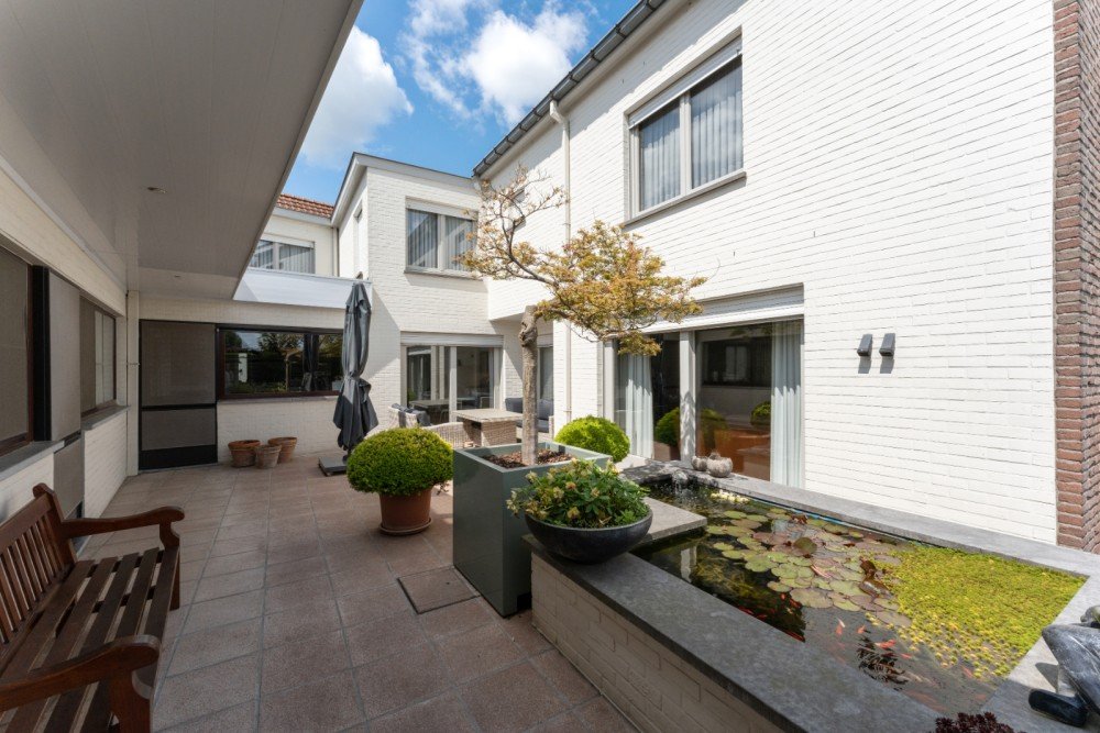 Office for sale in Izegem