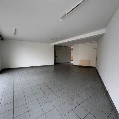 Commercial property for rent in Sint-Gillis-Waas