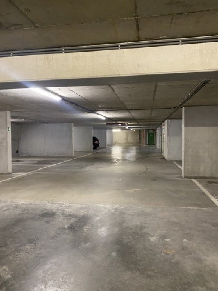 Covered parking area for sale in Ghent