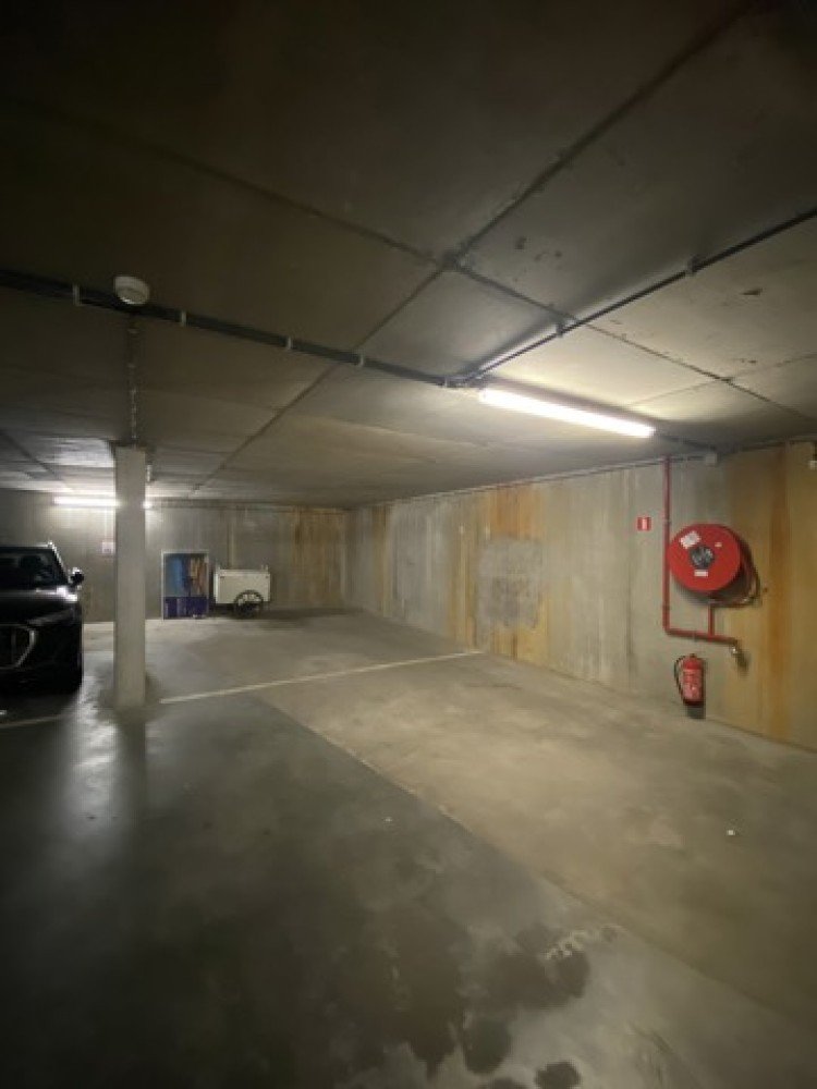 Covered parking area for sale in Ghent