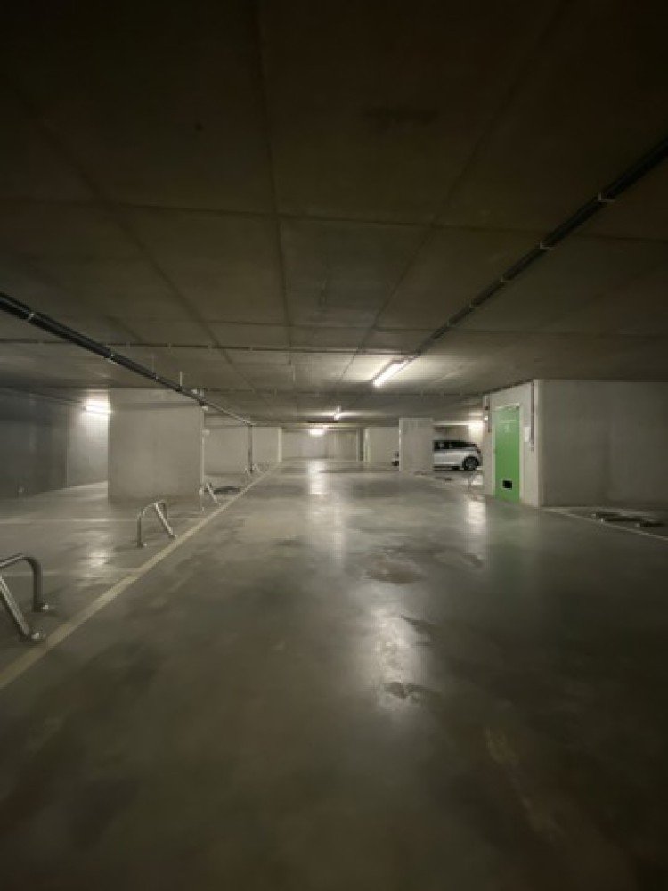 Covered parking area for sale in Ghent