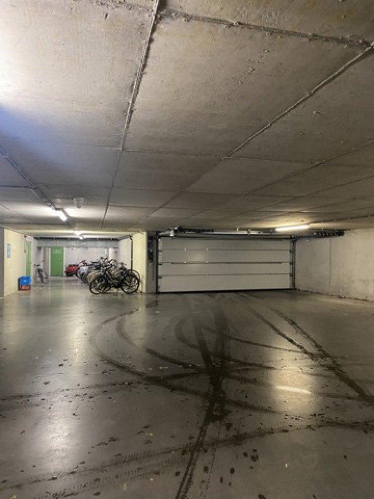 Covered parking area for sale in Ghent
