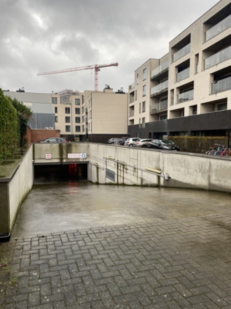 Covered parking area for sale in Ghent