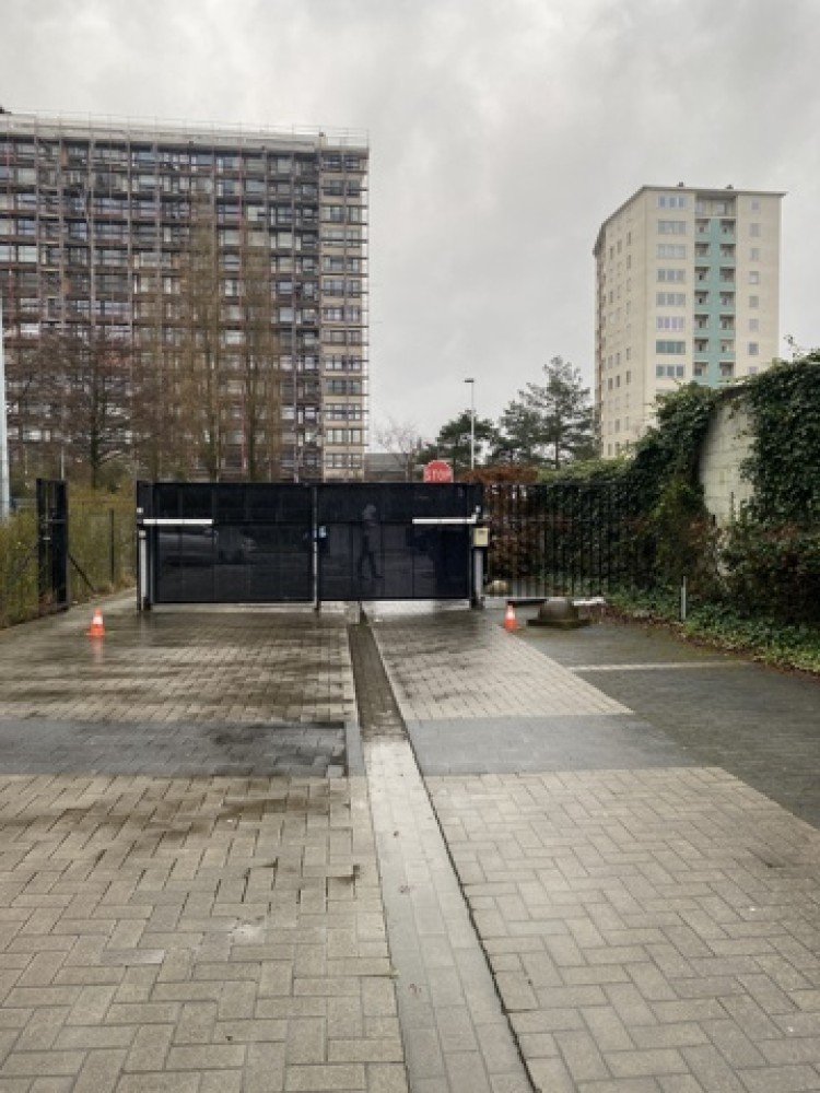Covered parking area for sale in Ghent
