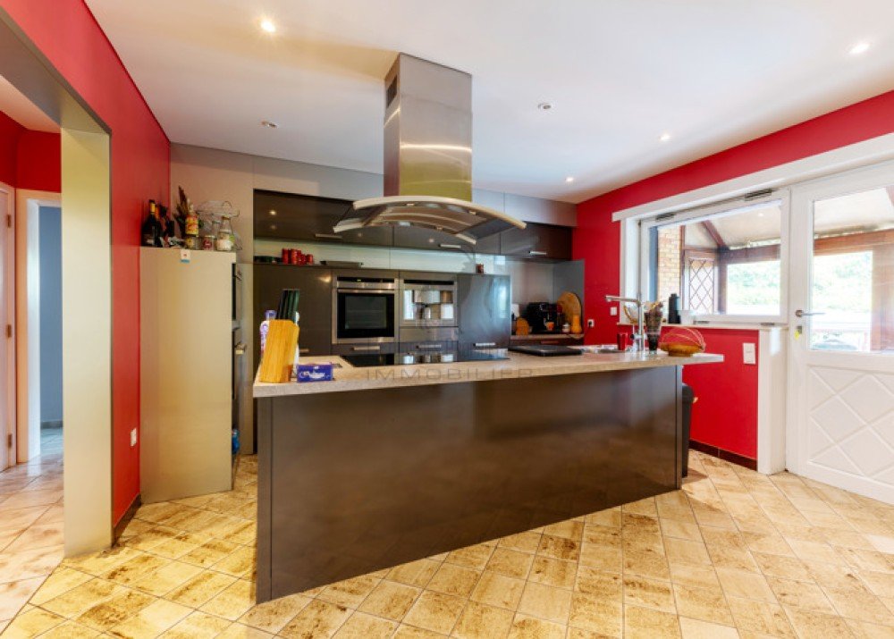 House for sale in Haine-Saint-Pierre