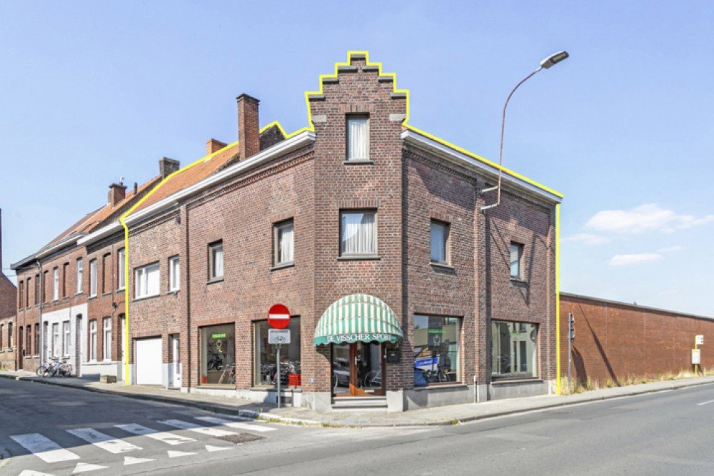 Gebouw gemengd gebruik te koop in Ronse