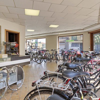 Gebouw gemengd gebruik te koop in Ronse
