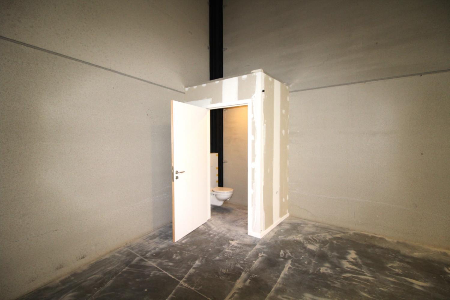 Industrial building for rent in Eeklo
