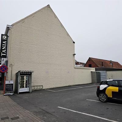 Opbrengsteigendom te koop in Oostakker