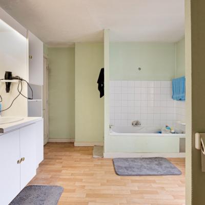 Commercial property for sale in Zottegem