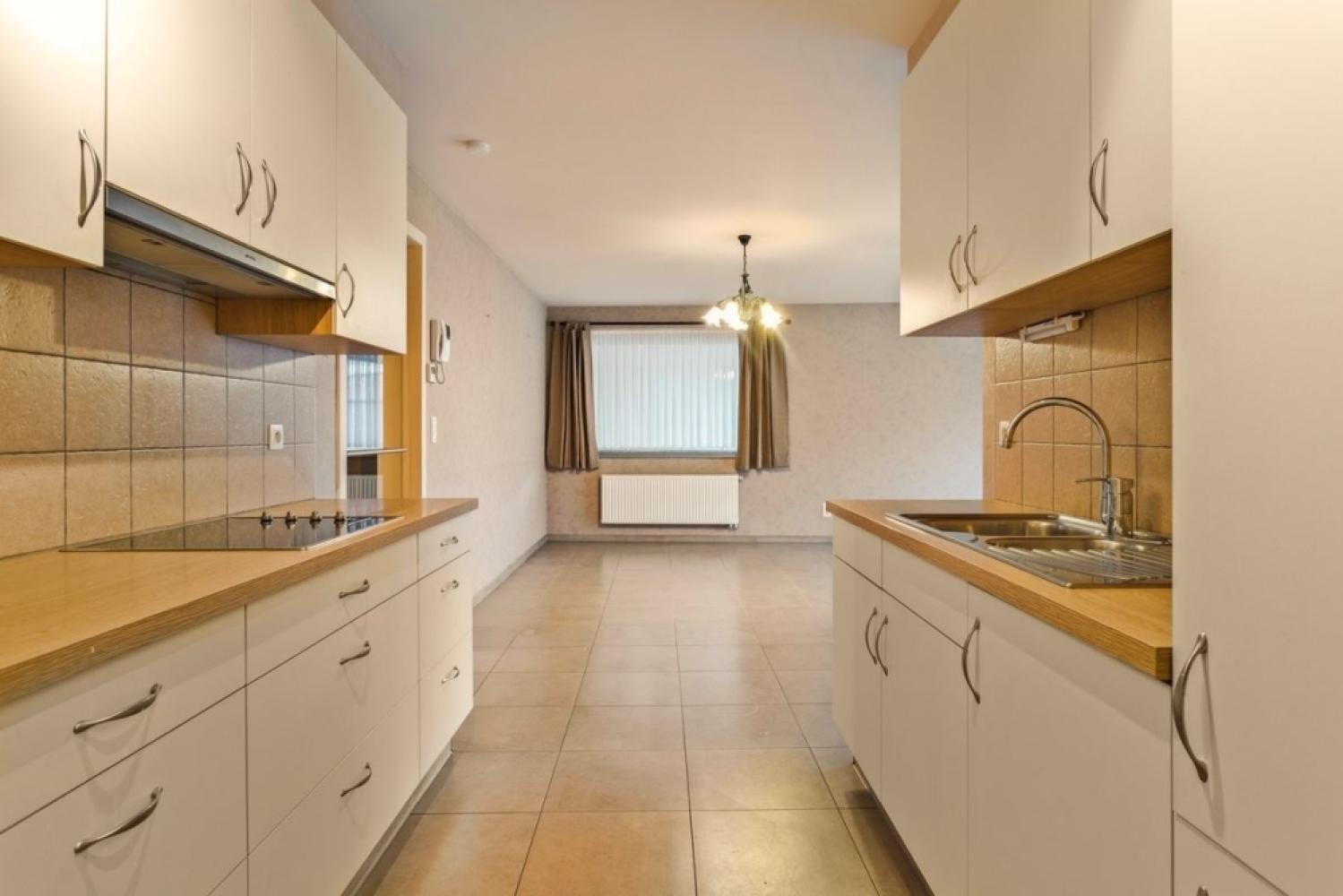 Gelijkvloers appartement te koop in Oostakker