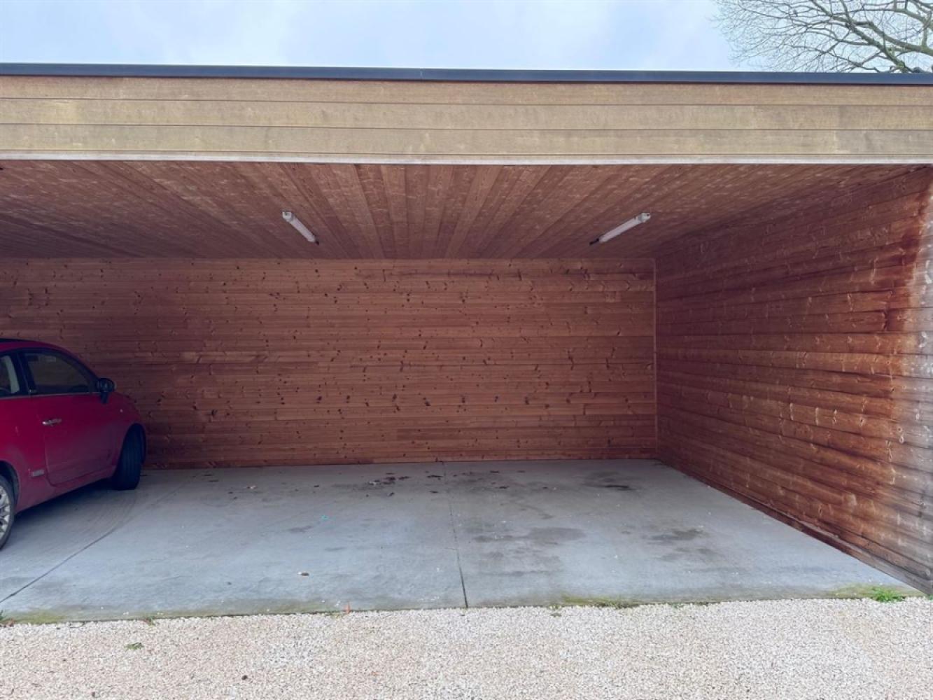 Covered parking area for sale in Stekene