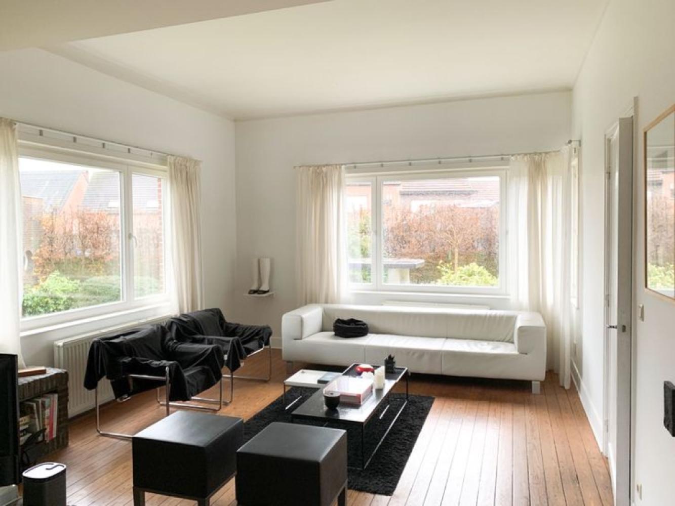 Villa for sale in Denderbelle