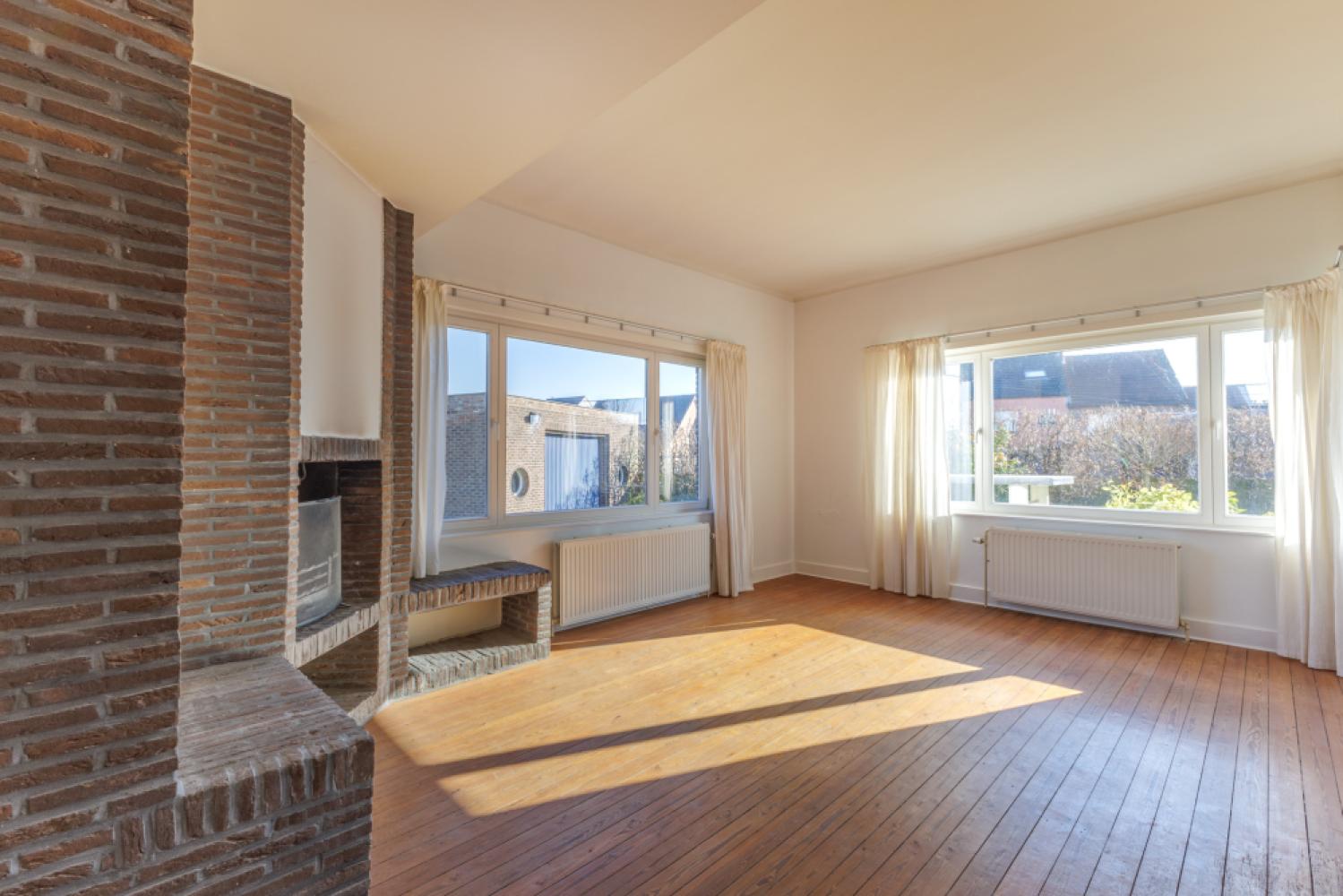 Villa for sale in Denderbelle