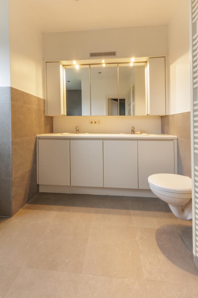 Villa for sale in Denderbelle