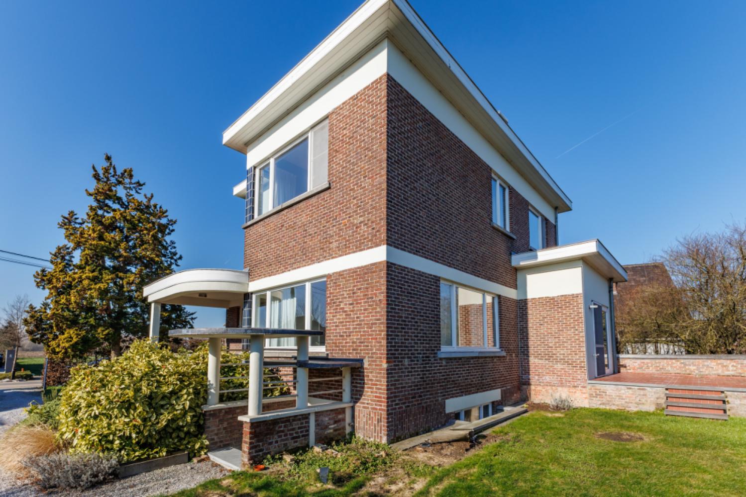 Villa for sale in Denderbelle