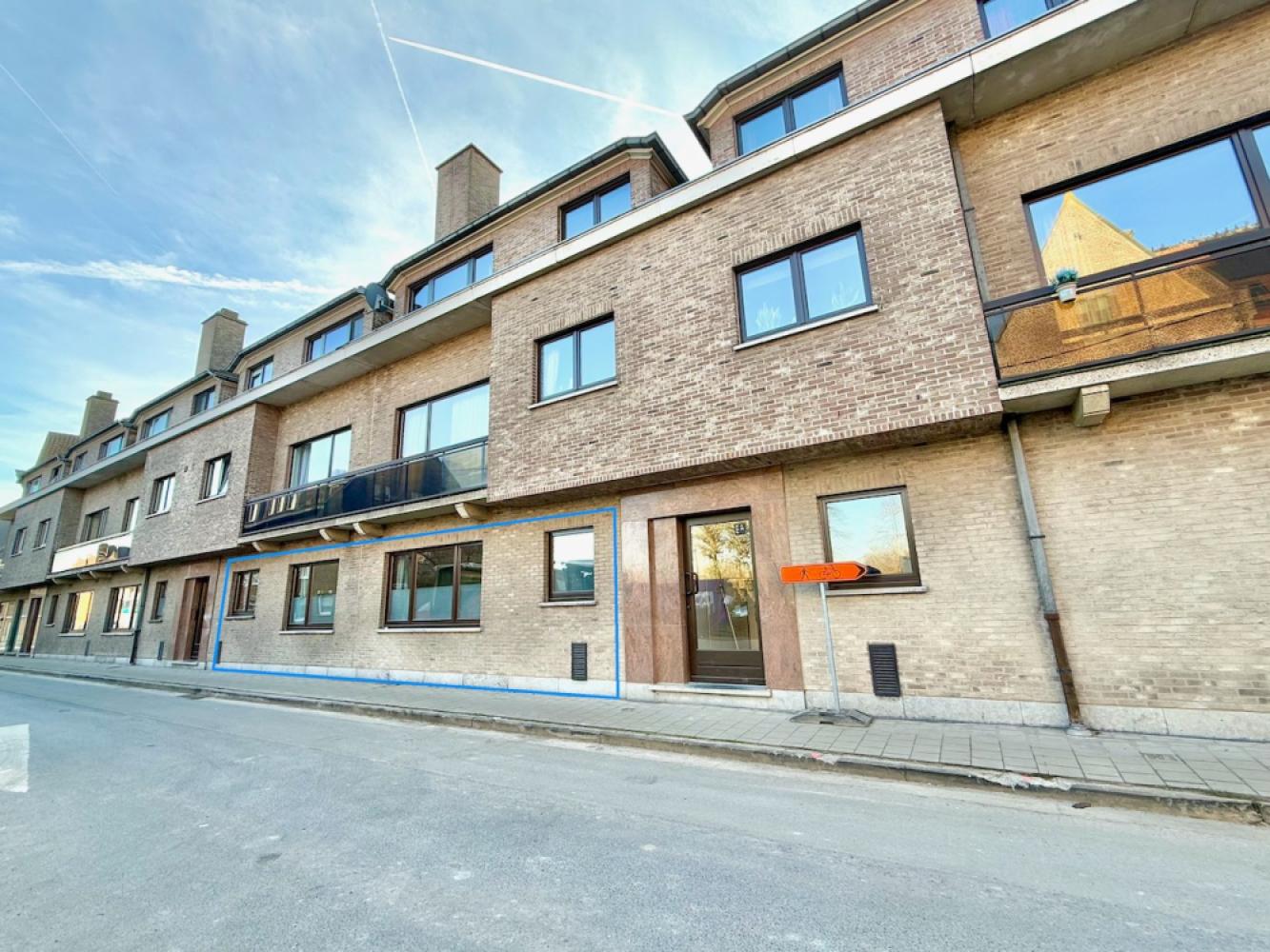 Gelijkvloers appartement te koop in Drongen