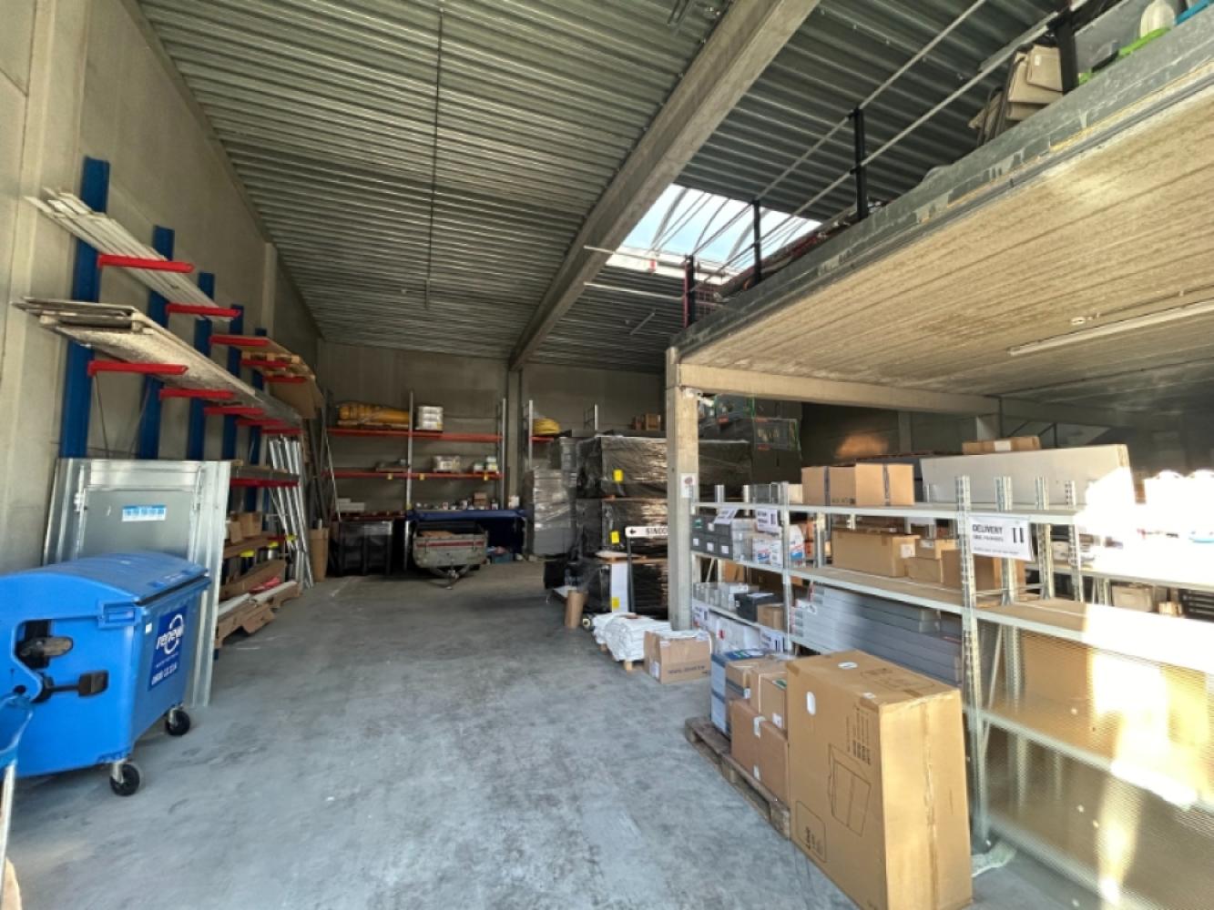 Magazijn te huur in Mariakerke