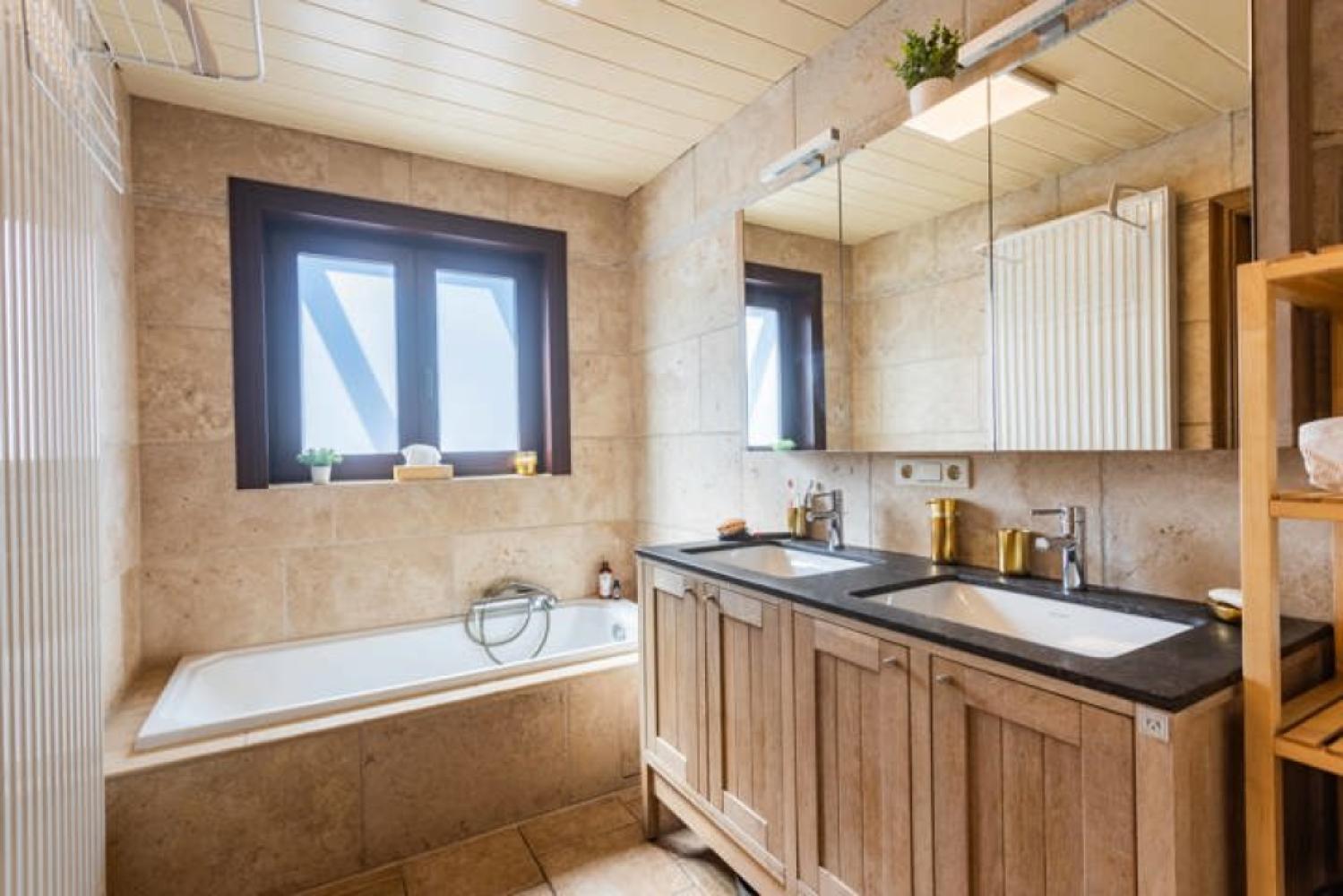 Gebouw gemengd gebruik te koop in Roosdaal