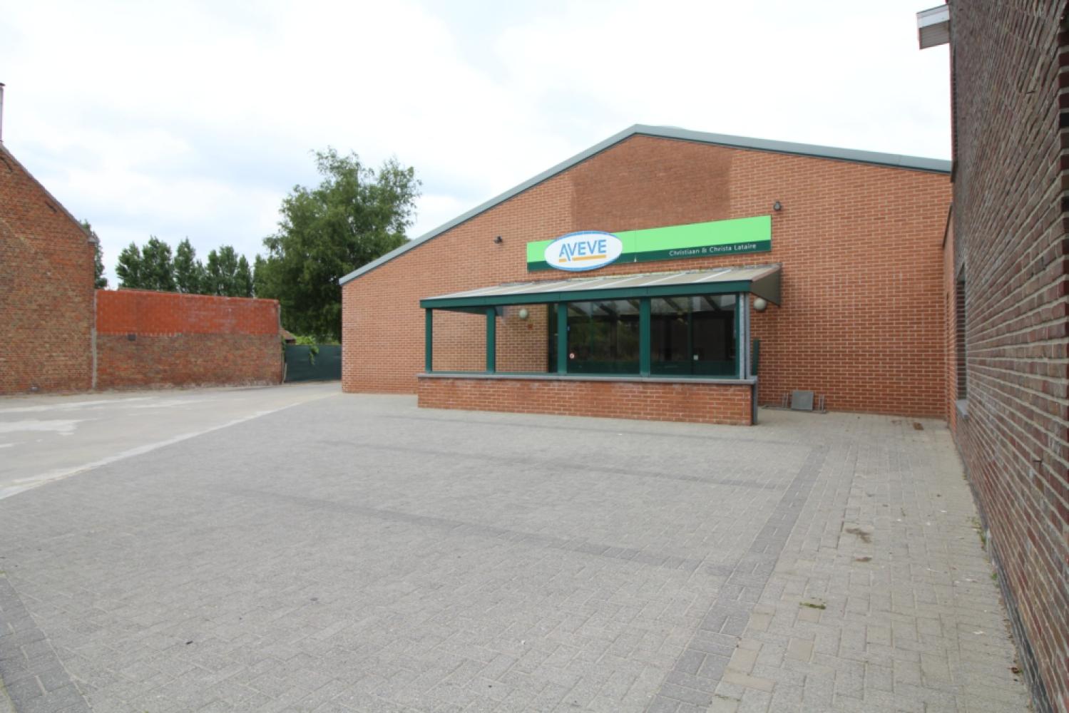 Bien industriel à vendre à Knesselare