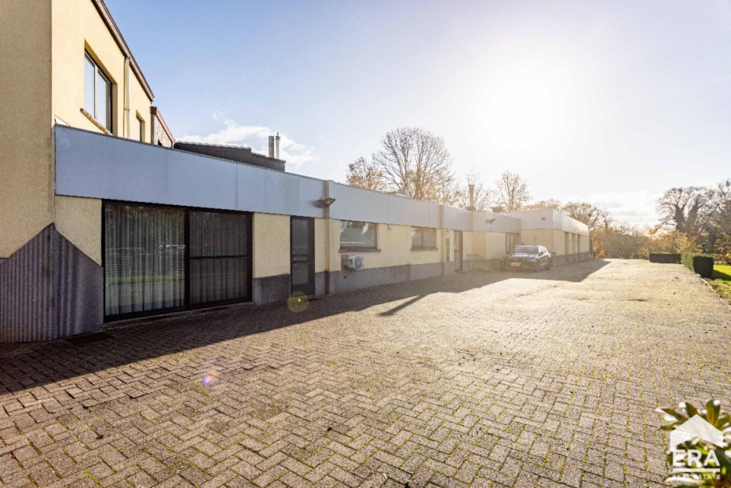 Commercial property for sale in Erembodegem