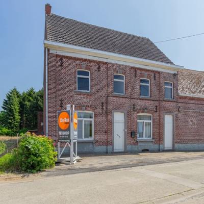 Building mixed use for sale