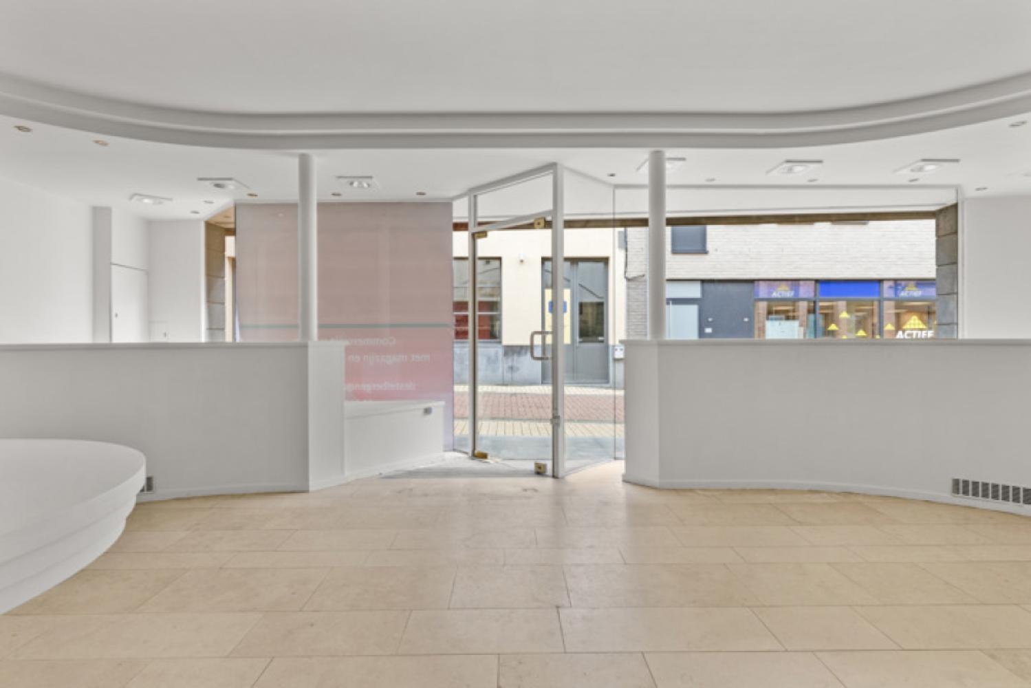 Gebouw gemengd gebruik te koop in Wetteren