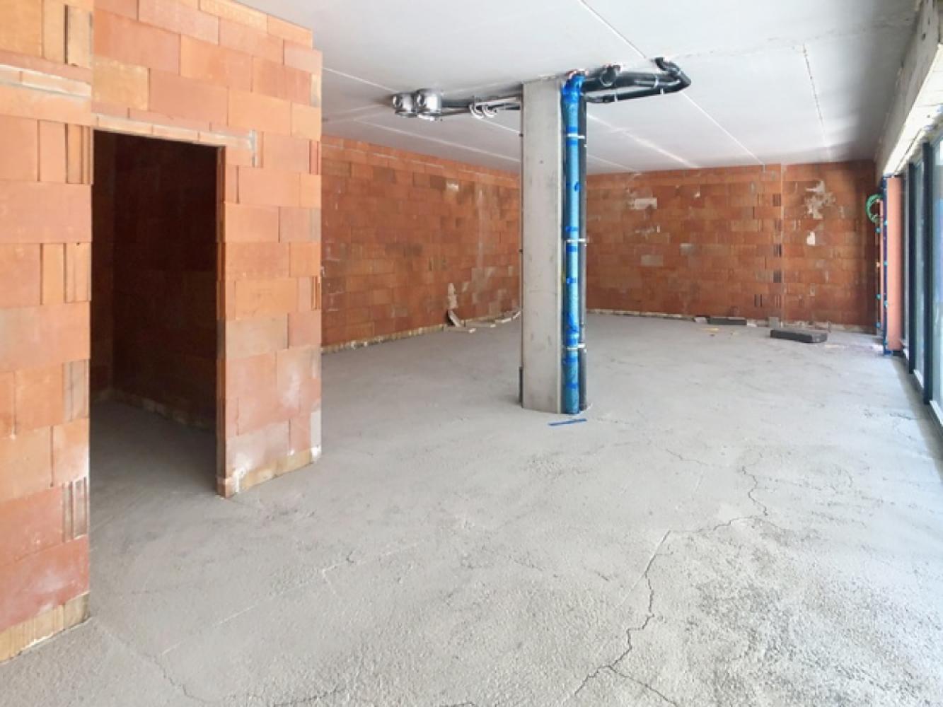 Commerciële eigendom te koop in Halle