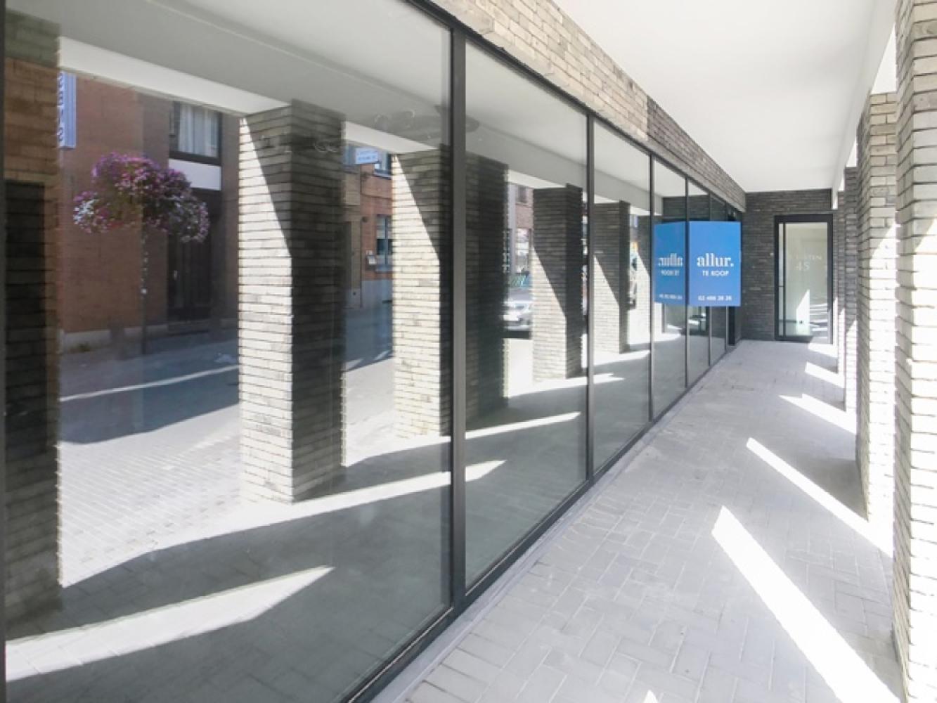 Commerciële eigendom te koop in Halle