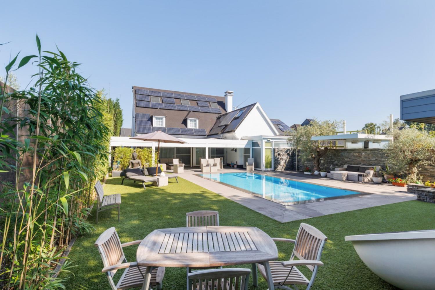Villa te koop in Erembodegem