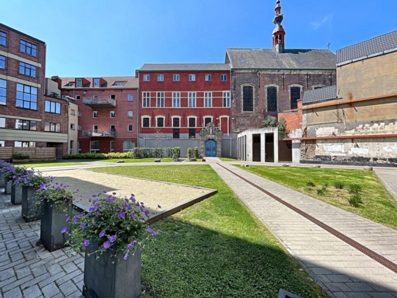Service flat for sale in Ghent