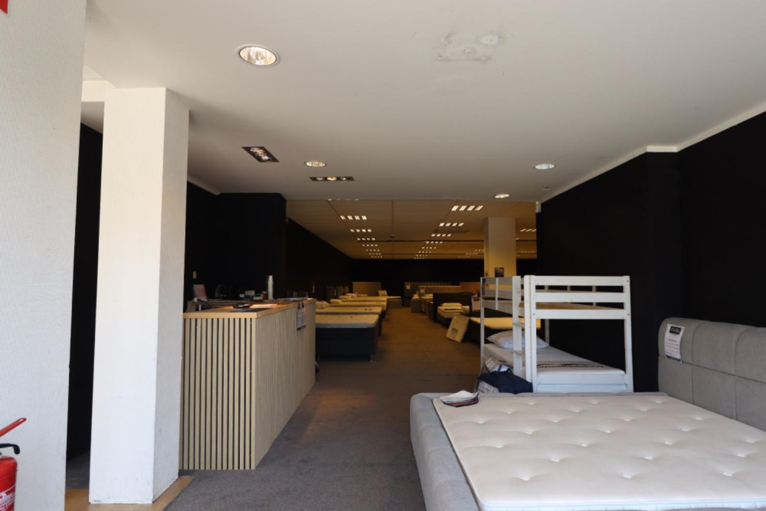 Commercial property for rent in Sint-Niklaas