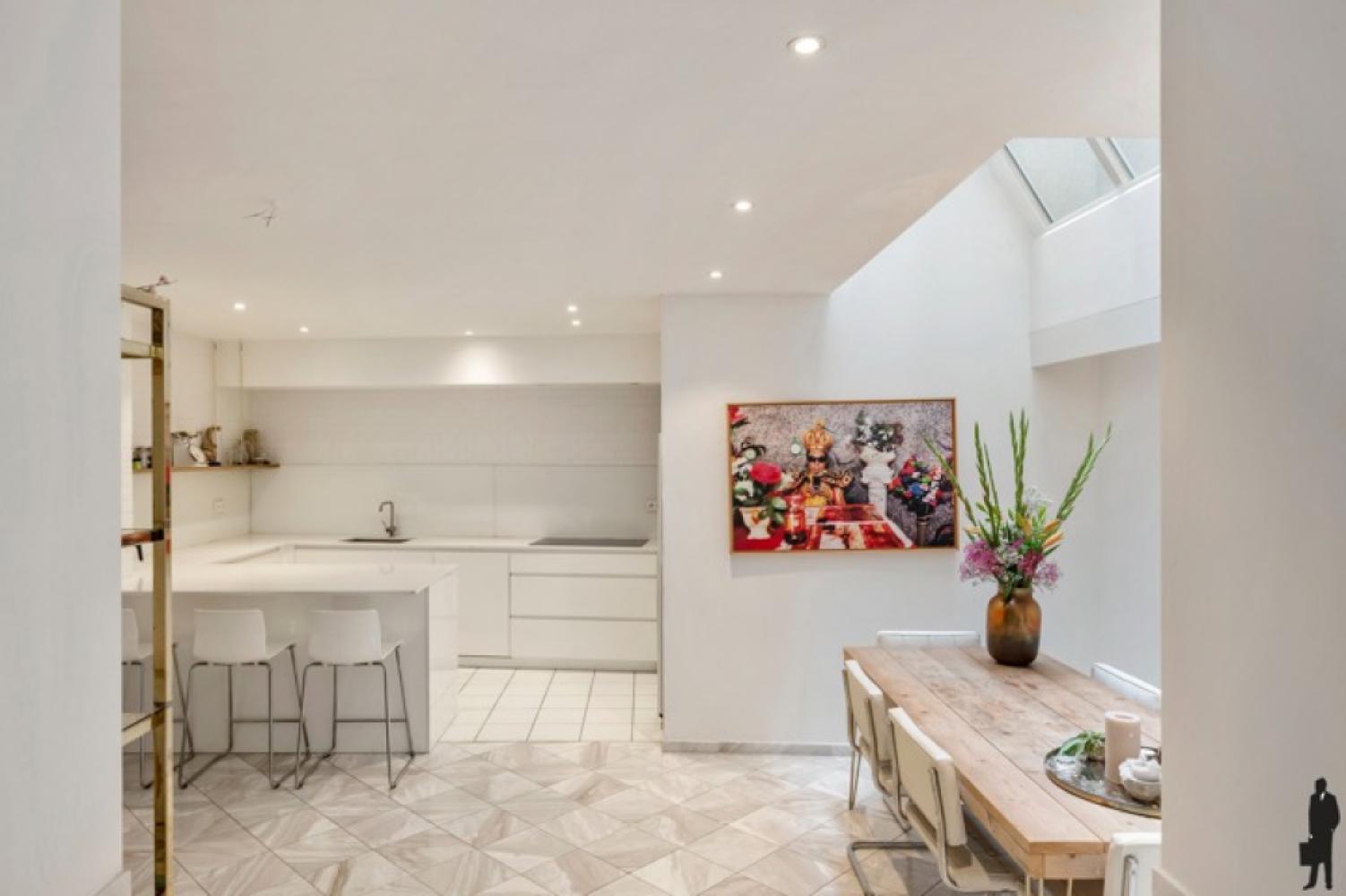 Building mixed use for sale in Antwerp