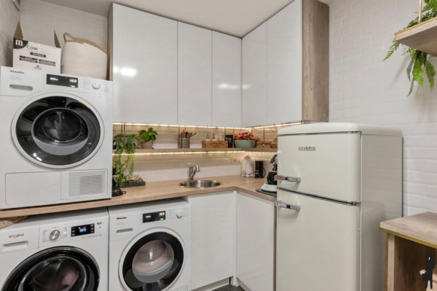 Building mixed use for sale in Antwerp