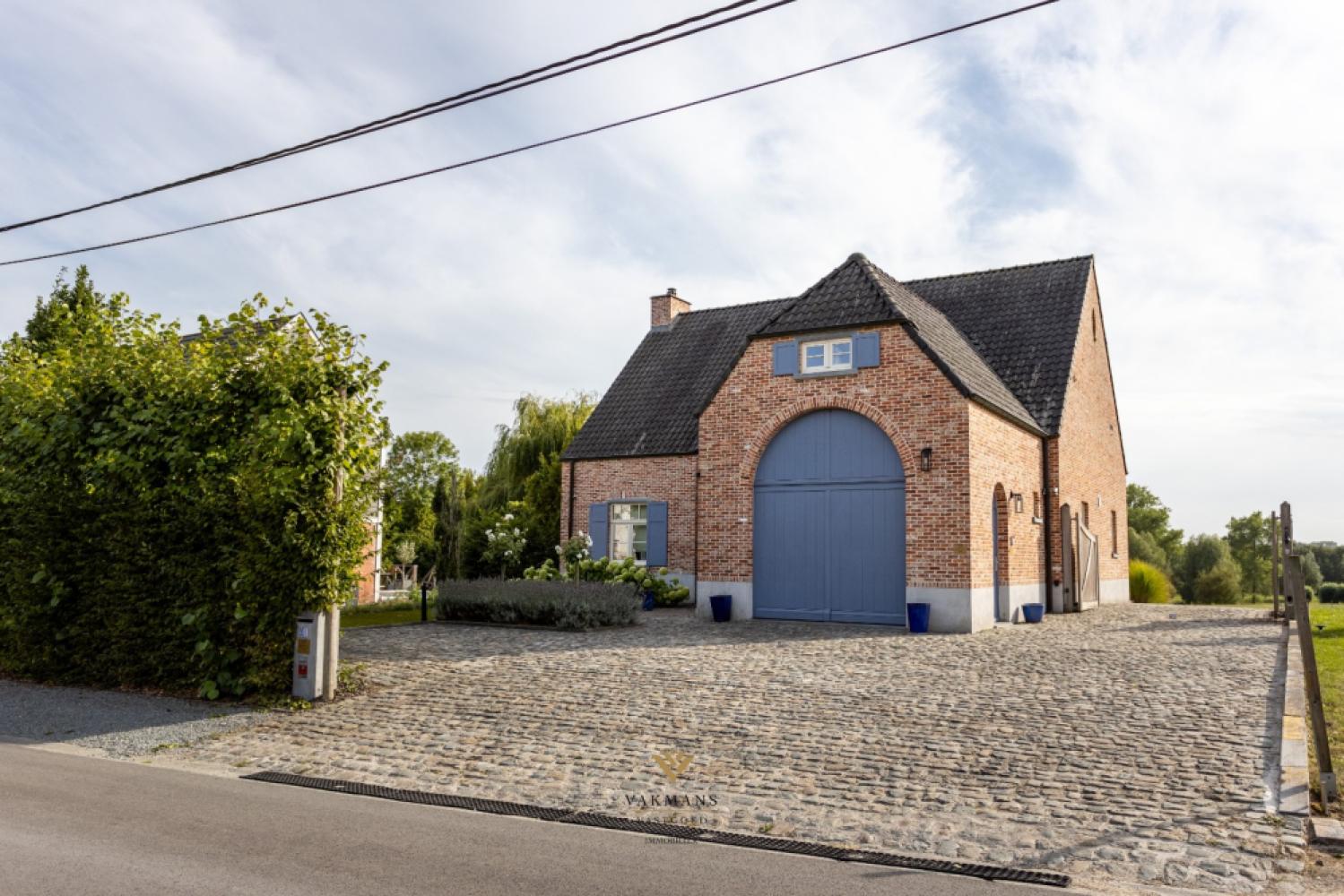 Villa for sale in Brakel