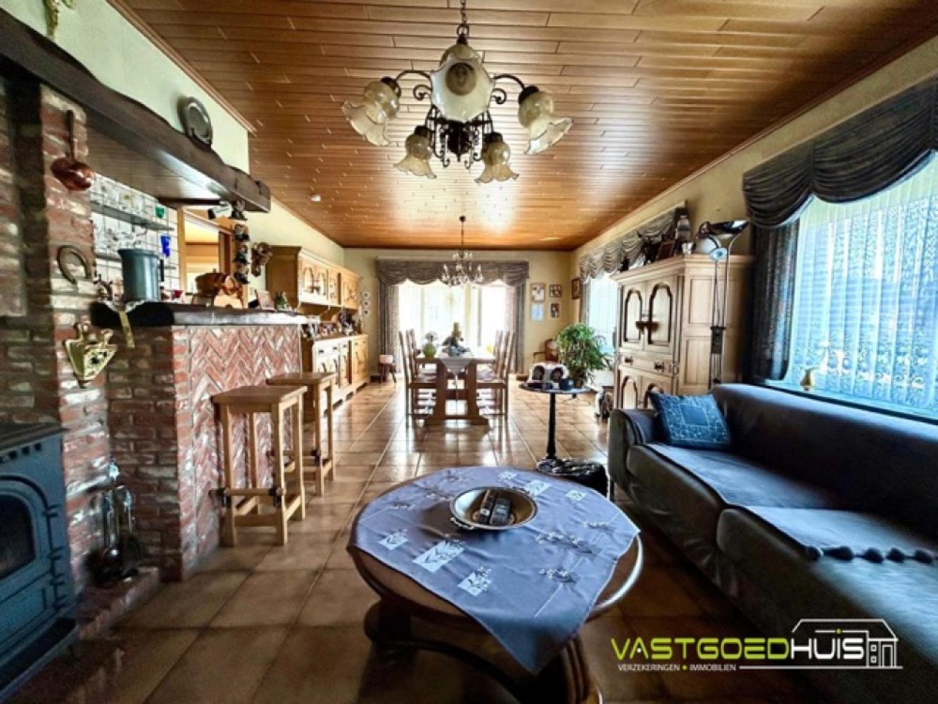 Villa for sale in Meerbeke