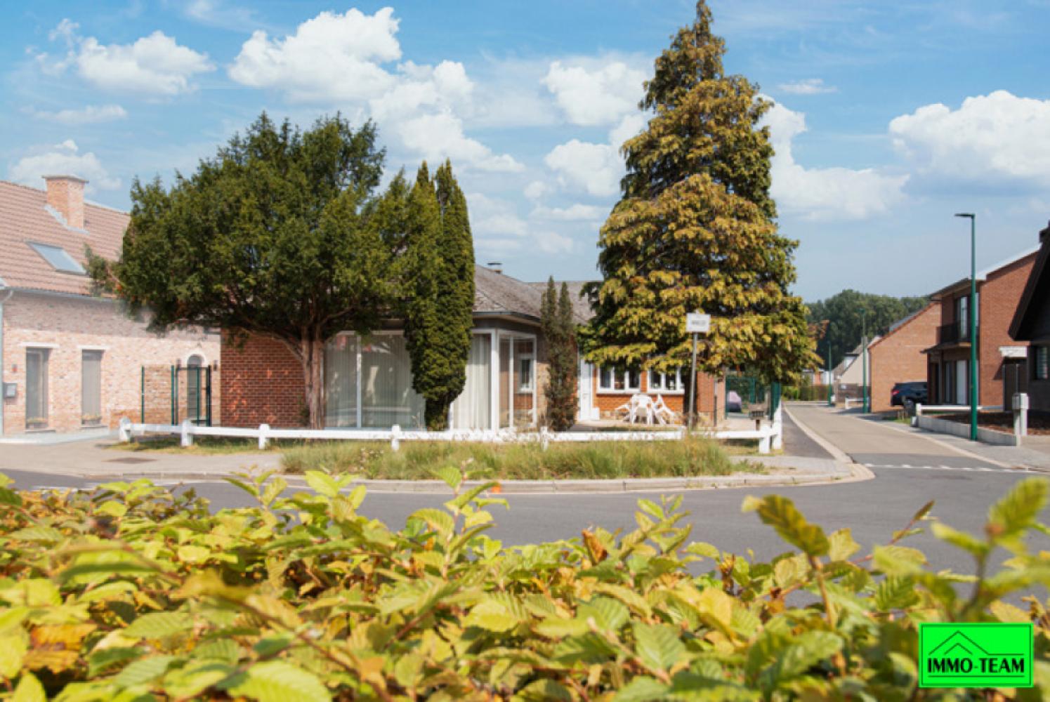Bungalow for sale in Roosdaal