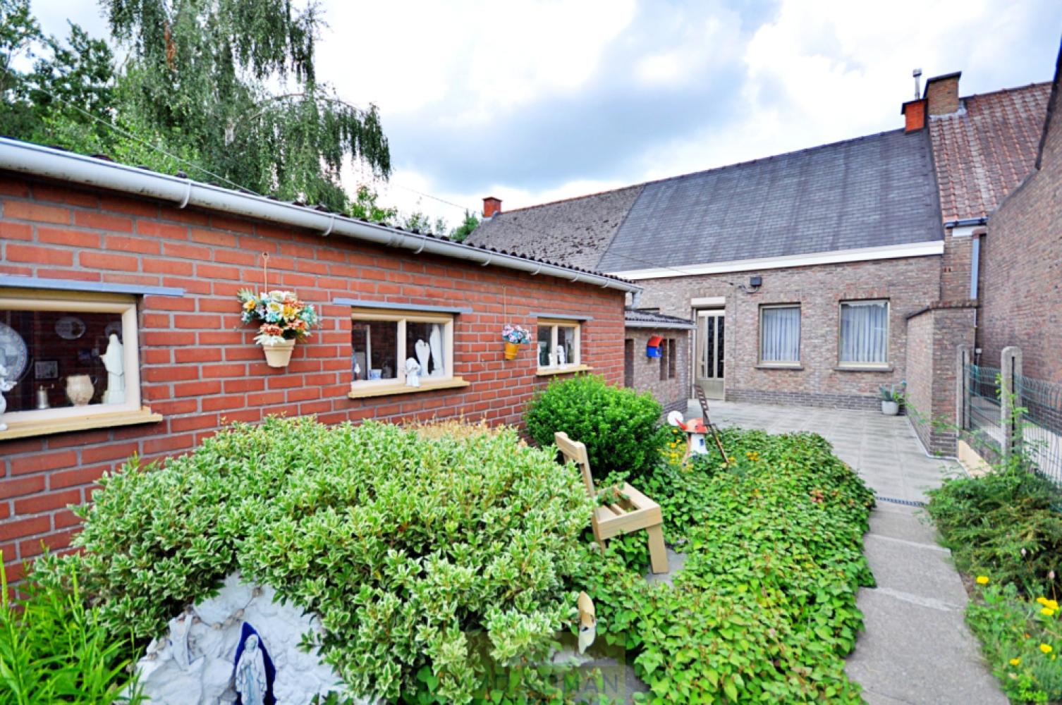 House for sale in Kluisbergen
