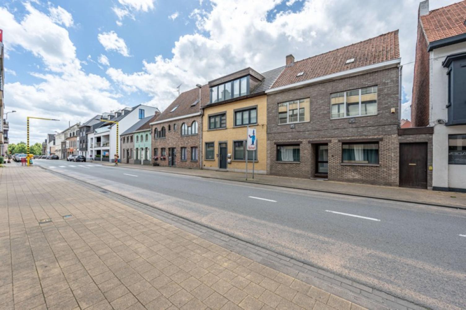 House for sale in Oostrozebeke