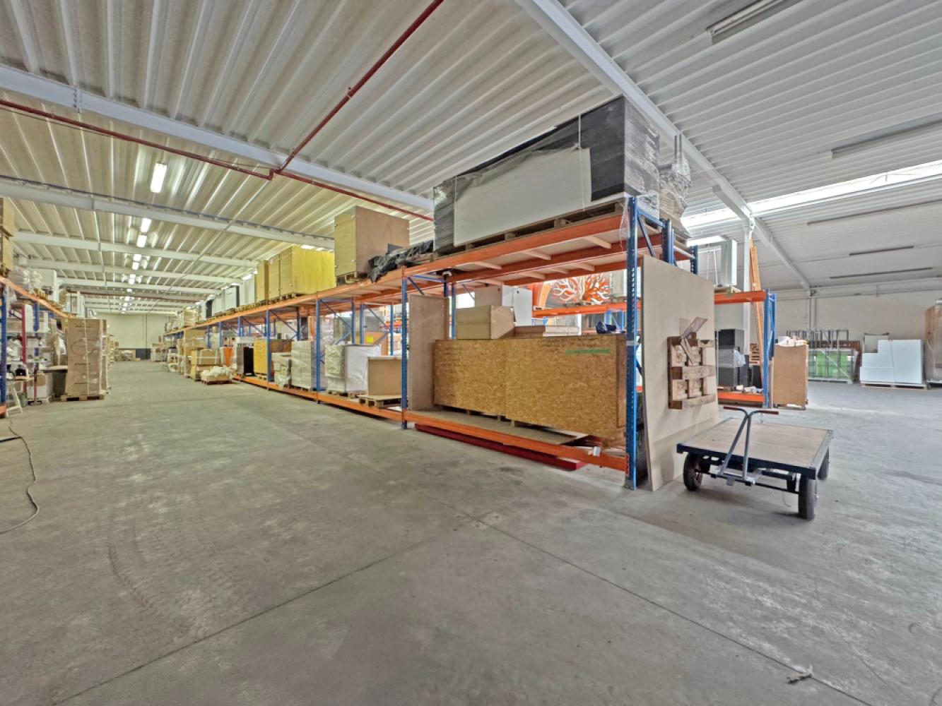 Industrieel gebouw te huur in Deinze