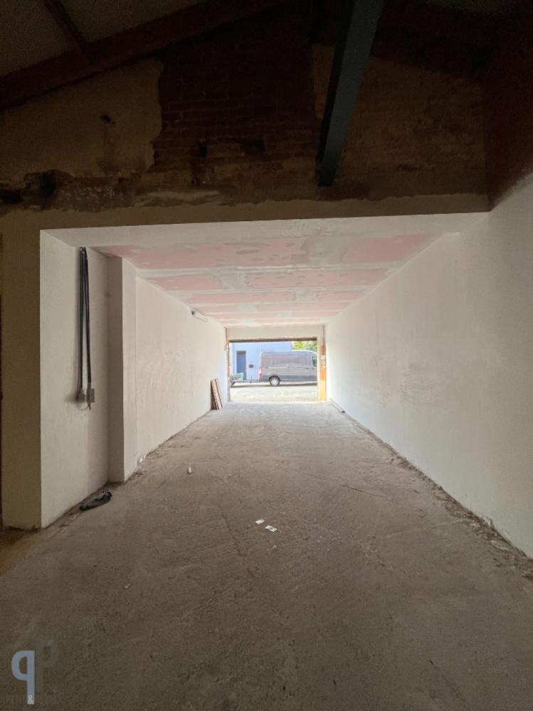Industriële eigendom te huur in Hillegem