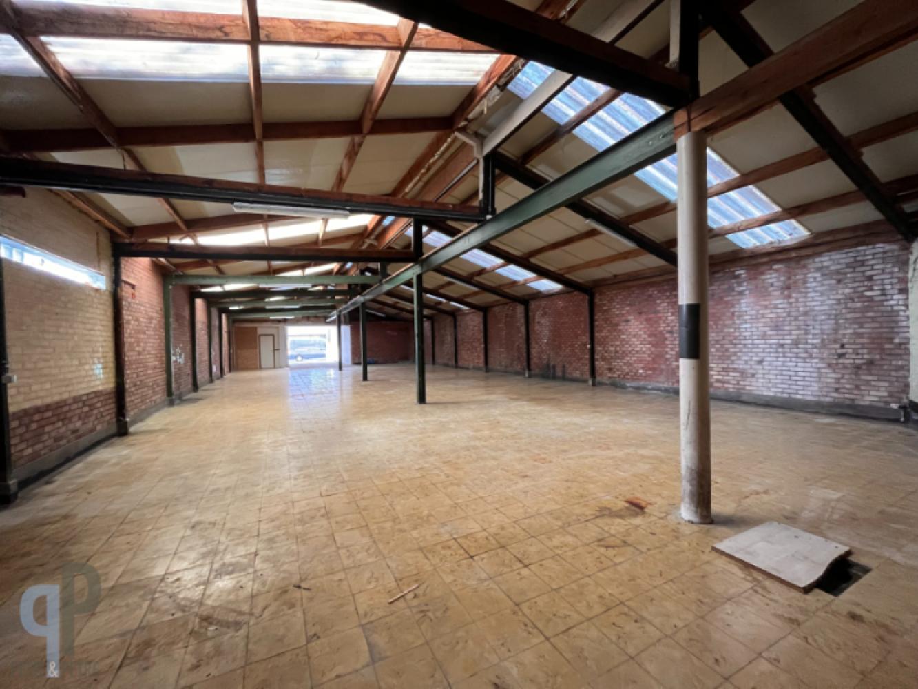 Industriële eigendom te huur in Hillegem