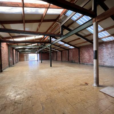 Industriële eigendom te huur in Hillegem